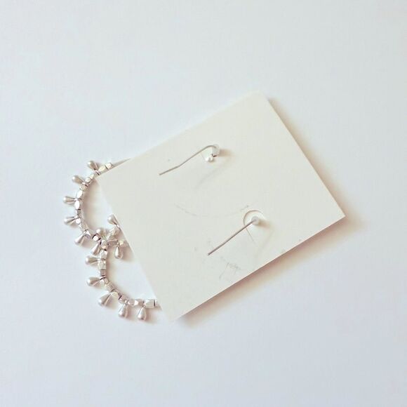 Marilyn Schiff Mareka Teardrop Silver Earrings - Picture 4 of 6